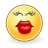 Fichier:Smiley-kiss.png